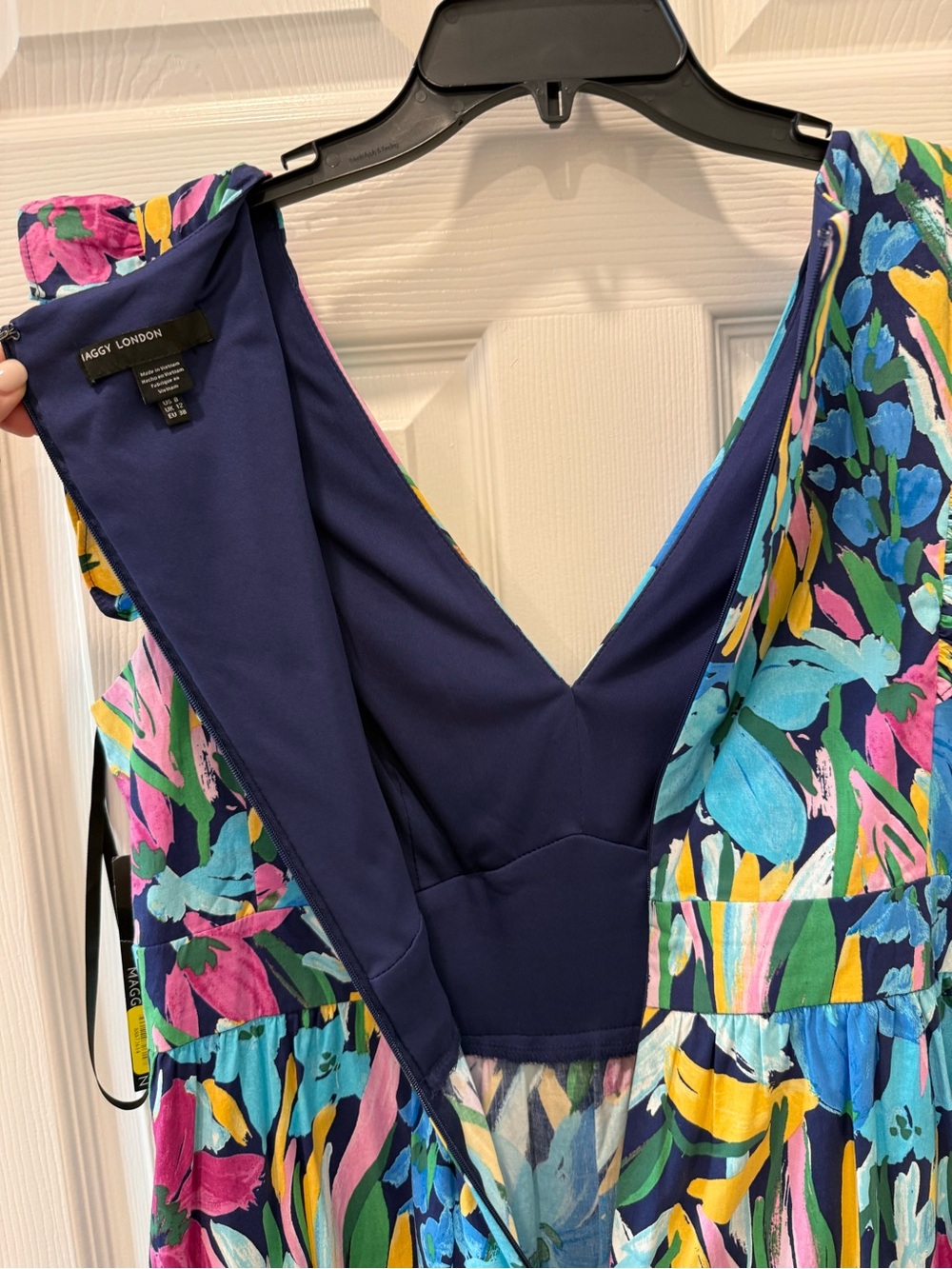 Floral Ruffle V-Neck Maxi Dress Size M Navy/Aqua - Picture 13 of 14